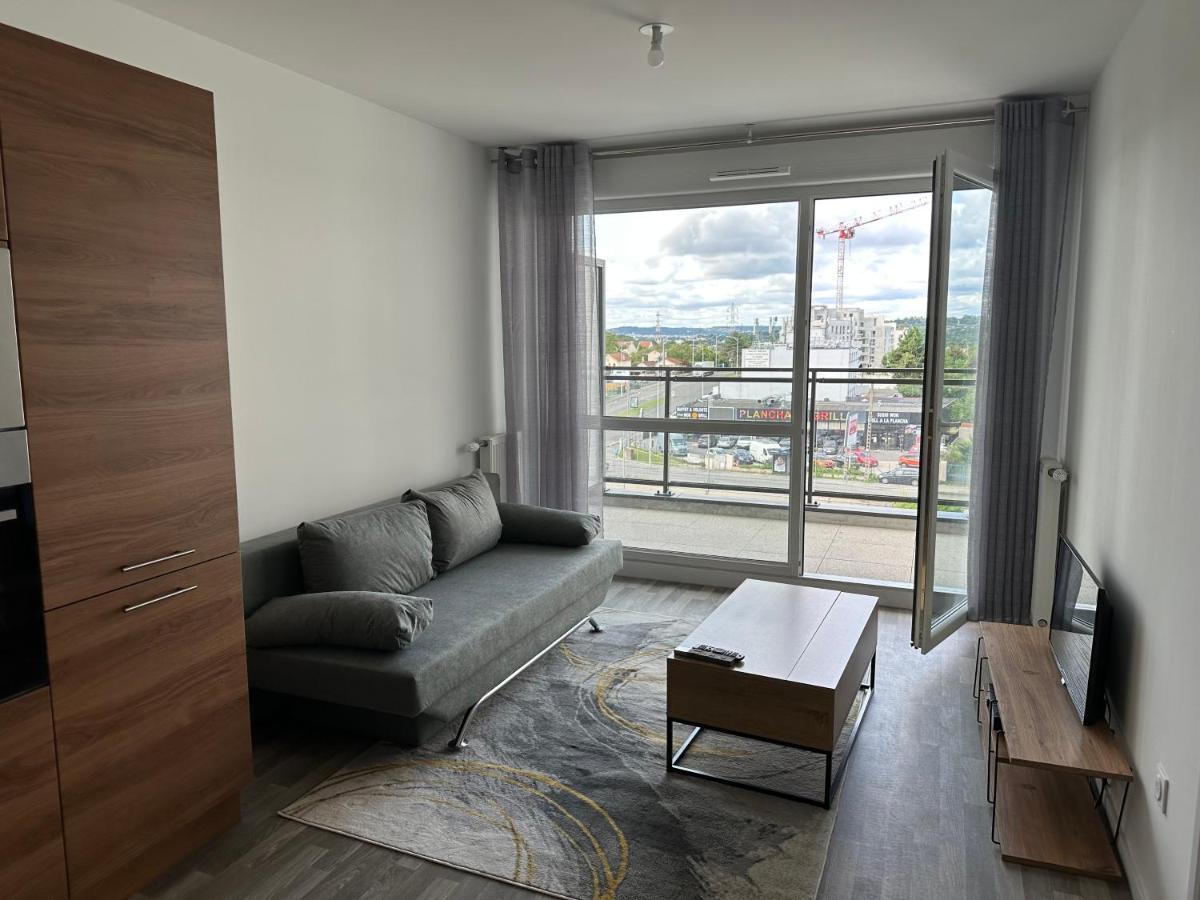 Agreable 2 Pieces Avec Balcon Et Parking Transports By Immo Kit Bnb Sarcelles Kültér fotó