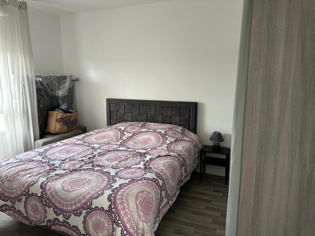 Agreable 2 Pieces Avec Balcon Et Parking Transports By Immo Kit Bnb Sarcelles Kültér fotó